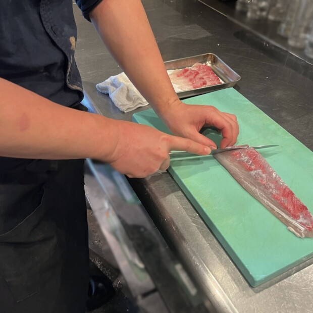 店内仕込み「新鮮ヒラマサ」