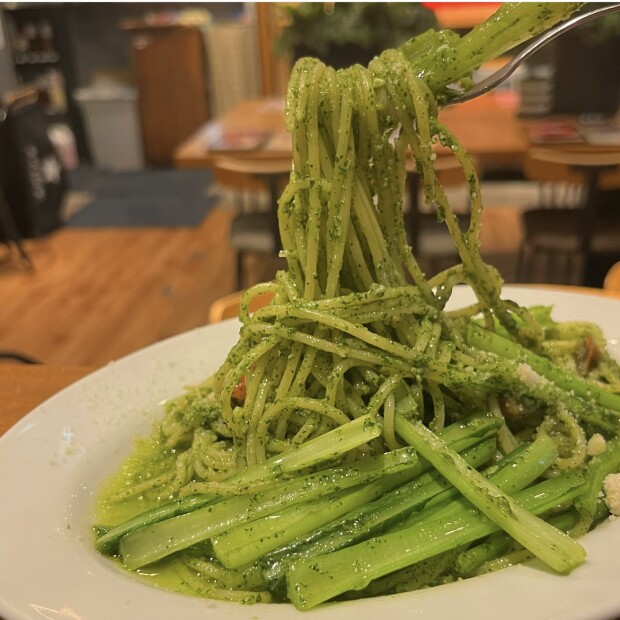創作料理 小松菜のジェノベーゼパスタ